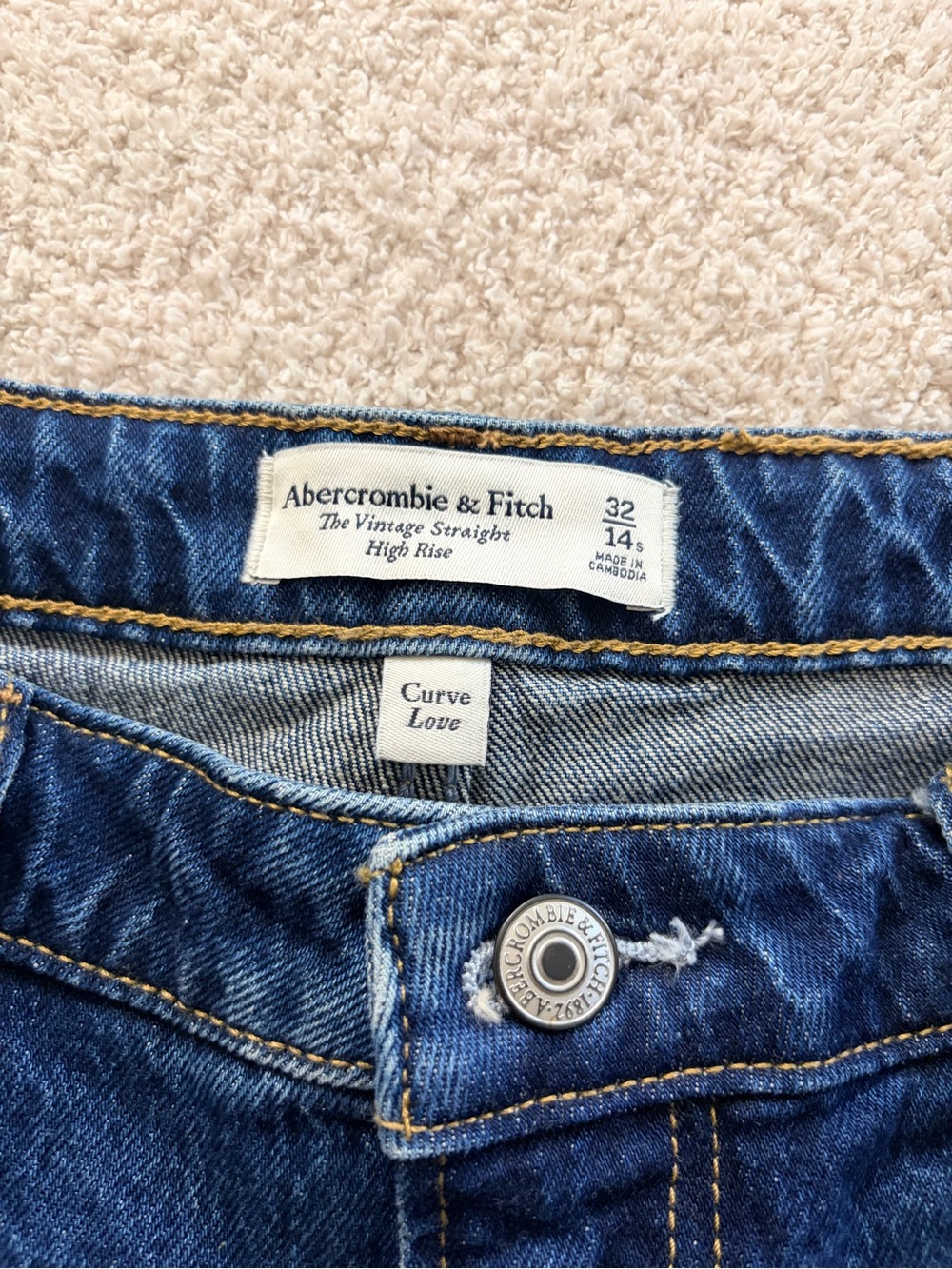 Abercrombie & Fitch Dark Blue High-Rise Curve Love Jeans